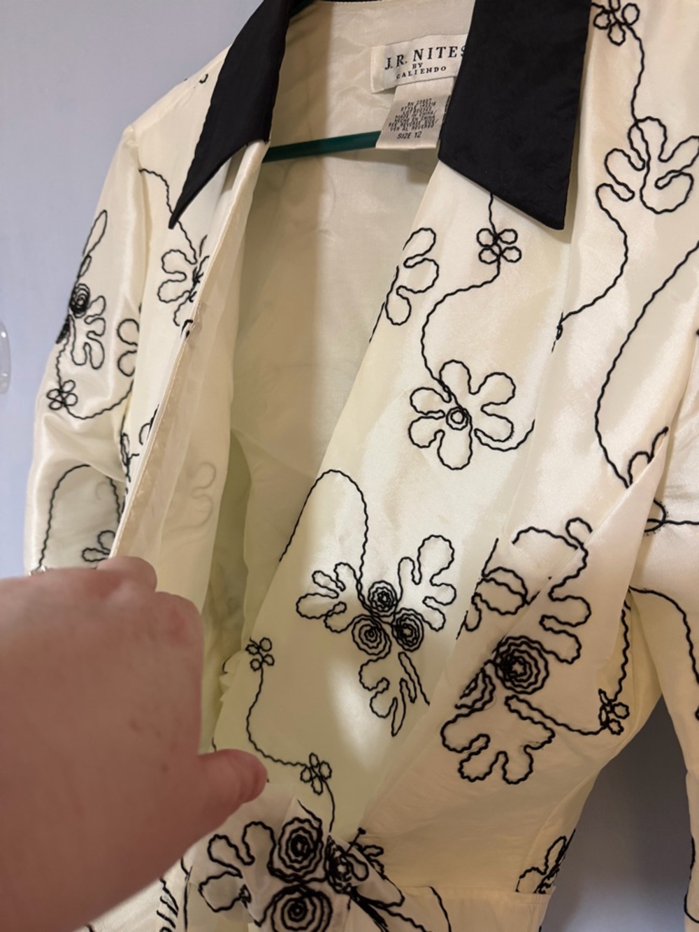 J.R. Nites Cream Floral Tie-Waist Blouse with Black Trim Collar - Picture 5 of 7